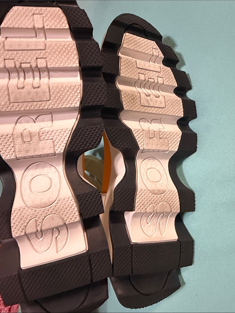 Sorel Kinetic Impact Y Strap Sandals - Picture 6 of 16